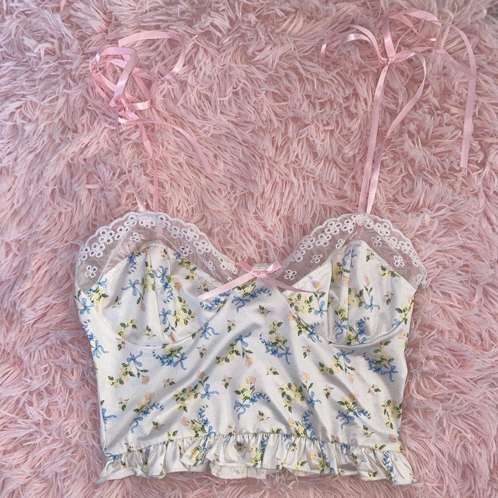 Women's White Floral Crop Top with Pink Bow Detailing size S